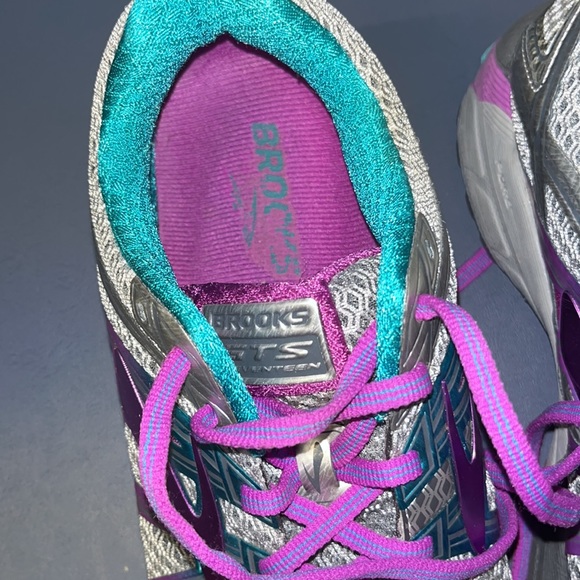 Brooks GTS Seventeen running shoes - Picture 6 of 11